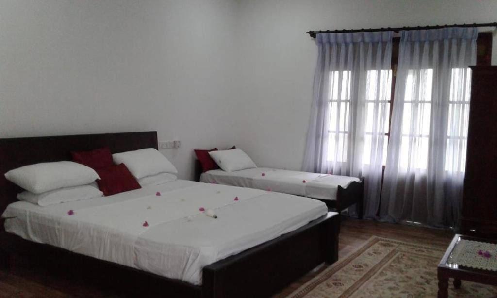 Sethun Villa Hikkaduwa Room photo